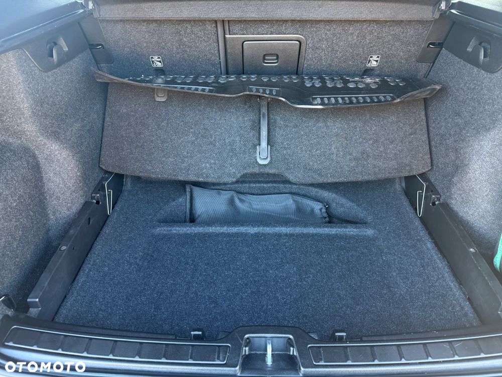 Volvo XC 40 B4 B R-Design - 22