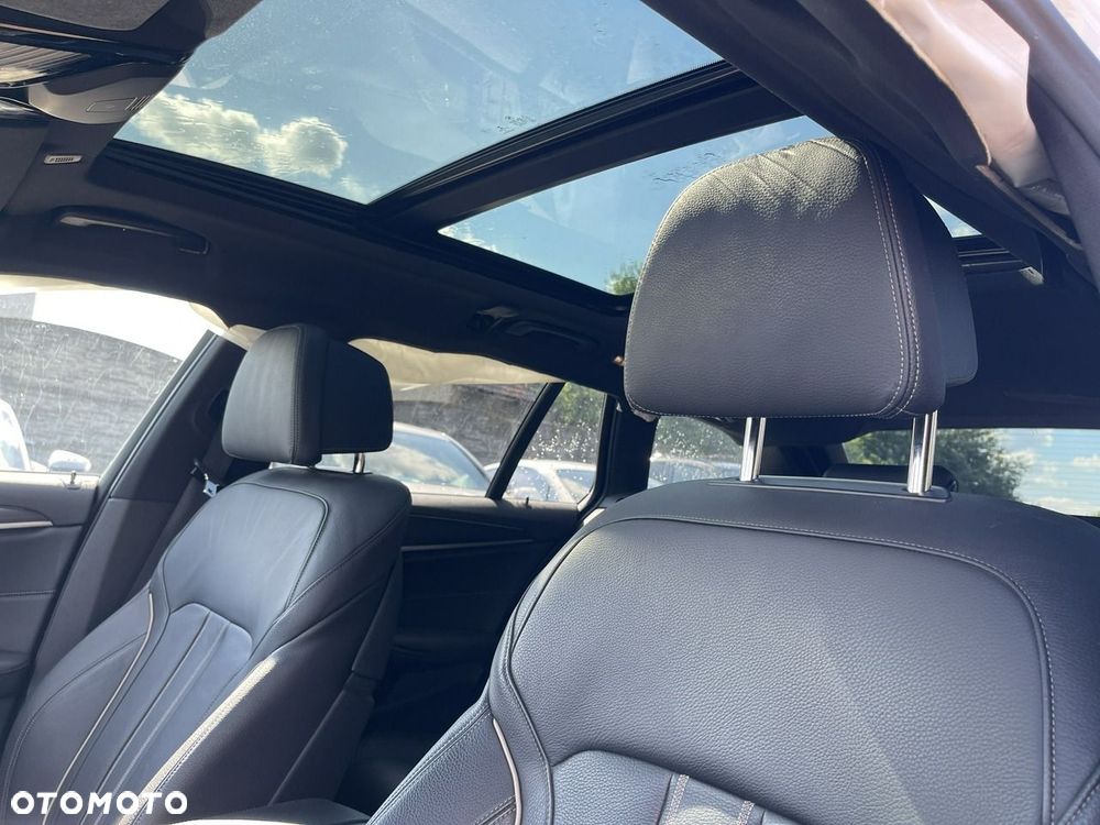BMW Seria 5 520d xDrive Sport - 12