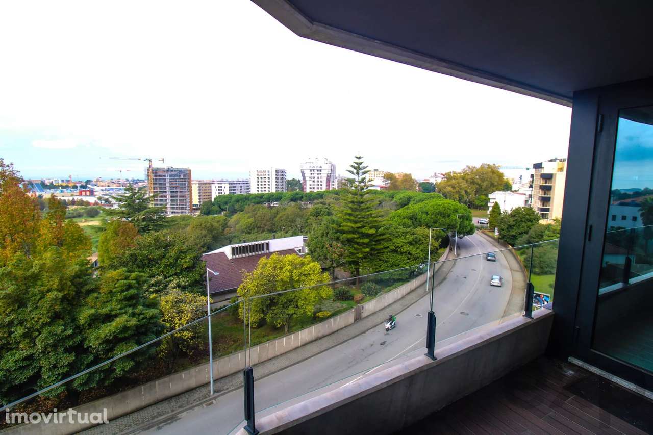 ✨ T2 Moderno com Varanda e Garagem em **Plaza Dom Henrique** – Confort - Grande imagem: 2/60