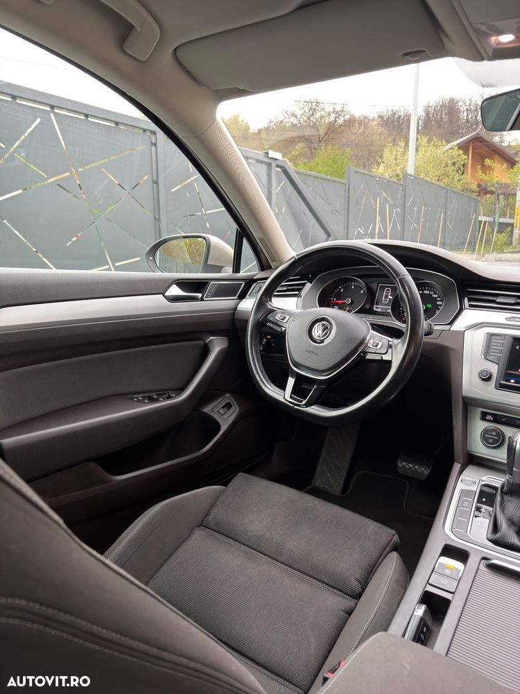 Volkswagen Passat 2.0 TDI DSG Comfortline - 18