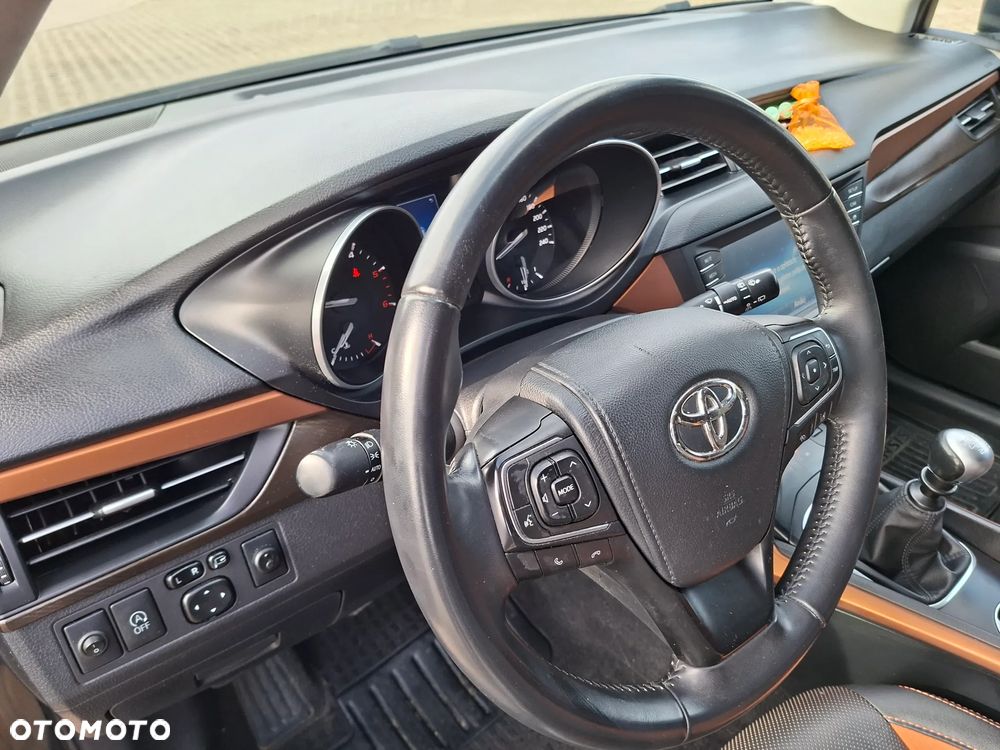 Toyota Avensis 2.0 D-4D Prestige - 9