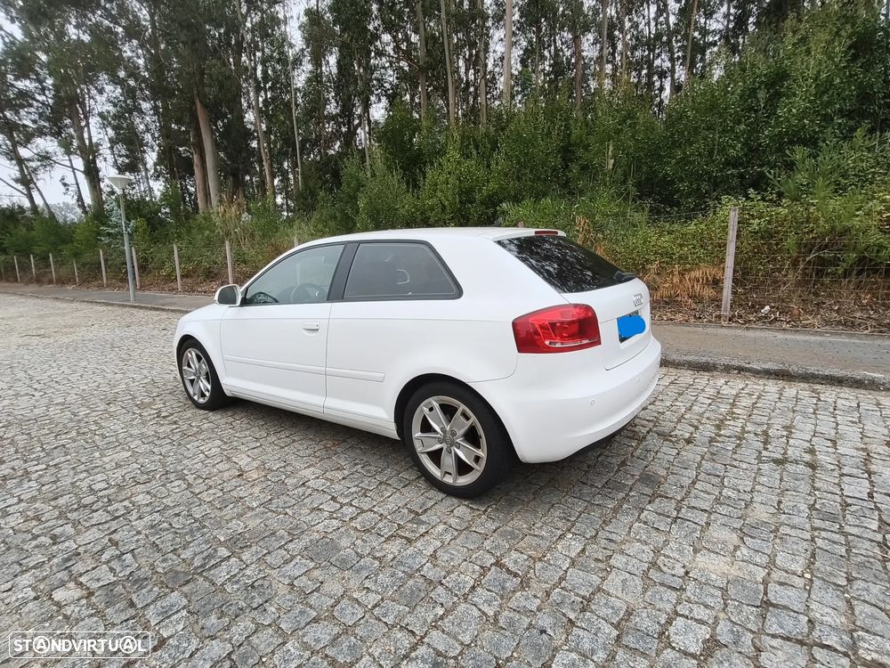 Audi A3 1.6 TDI DPF Attraction - 5