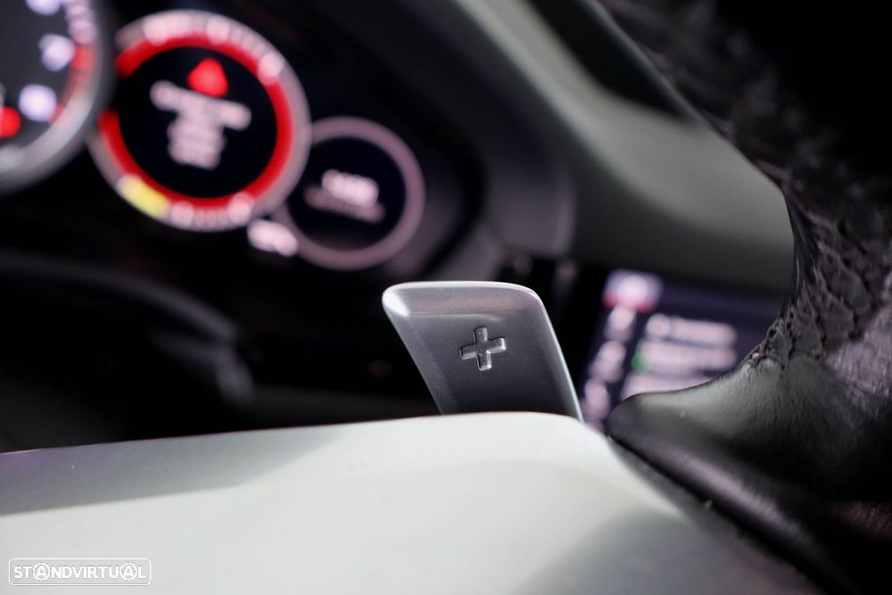 Porsche Cayenne Coupé E-Hybrid - 23