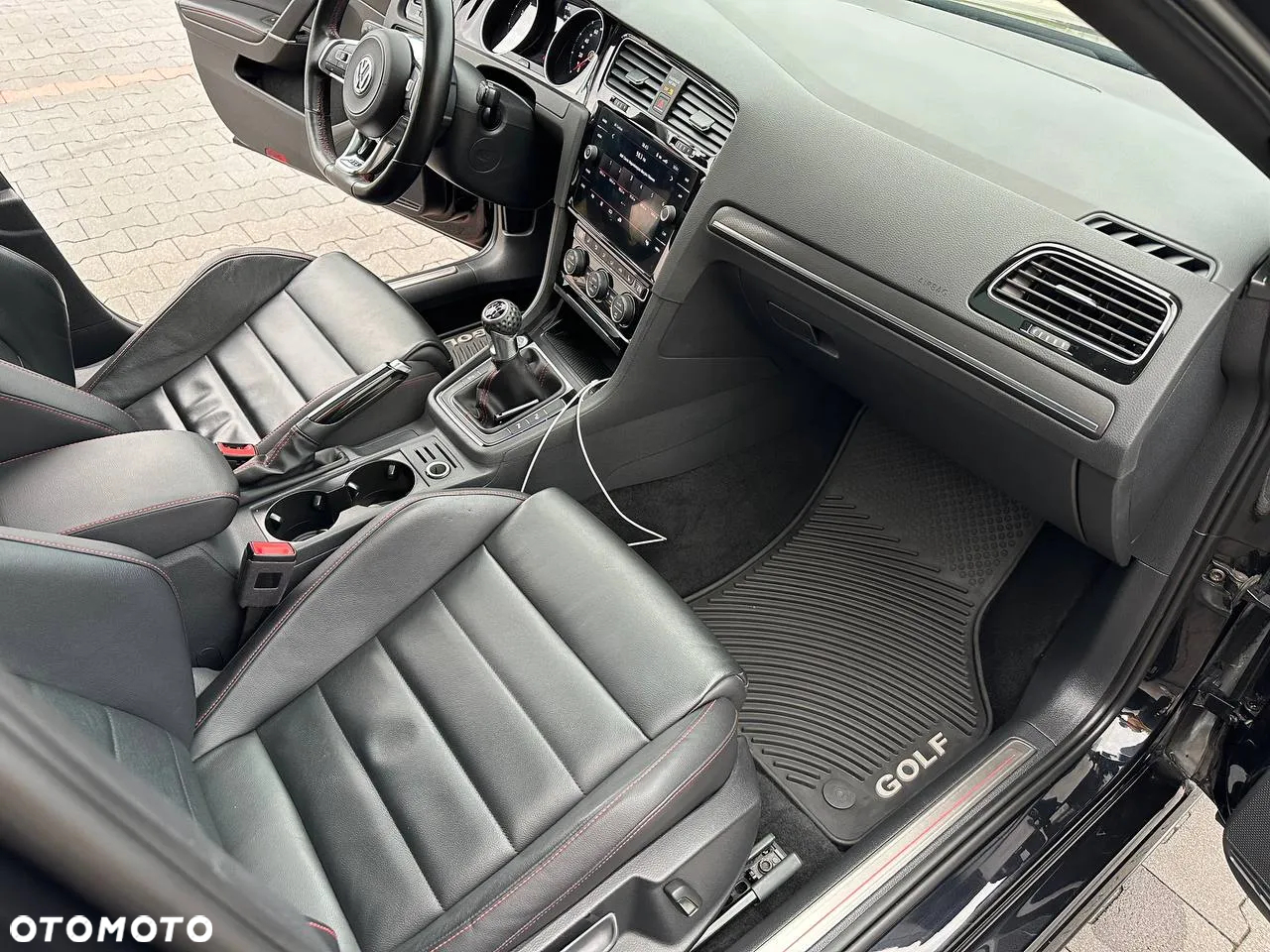Volkswagen Golf - 29