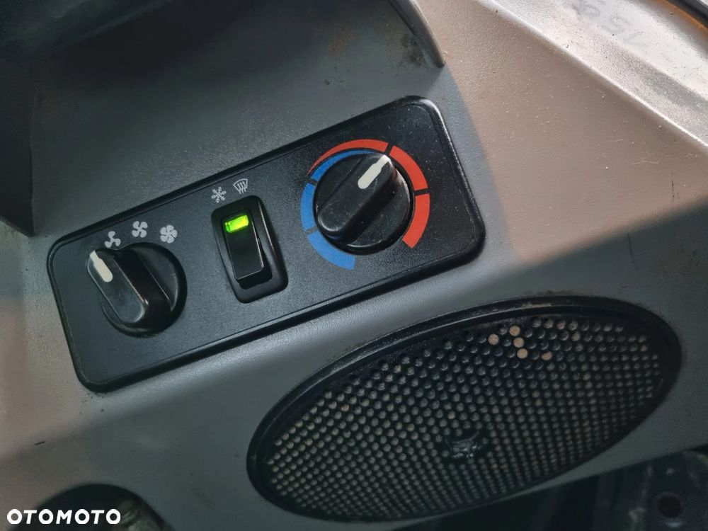 Bobcat T770 Ładowarka Gąsienicowa Udzwig 2,5 tony. Amerykańska potężna Ładowarka 2021rok  654mth z Norwegii! KLIMA! Potężna Moc silnik Turbodoładowany bobcat 100km! Widły łyżka. Linie Hydrauliczne dodatkowe. Aktualna DEKRA 2026r. Podzespoły gąsienice zero zużycia! Cała maszyna sterowana z dżojstika! - 13