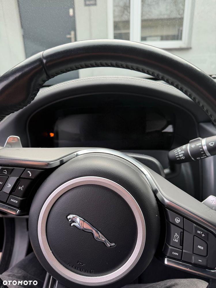 Jaguar XF 2.0 i4D AWD R-Sport - 33