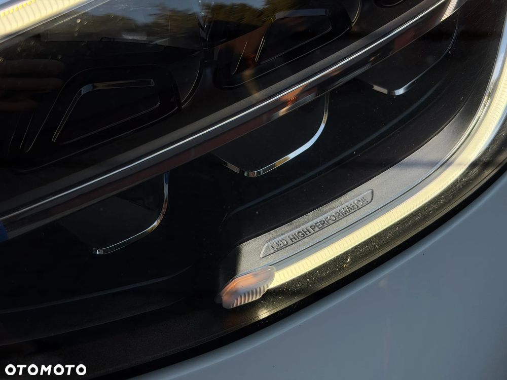 Mercedes-Benz GLC 250 4Matic 9G-TRONIC AMG Line - 25