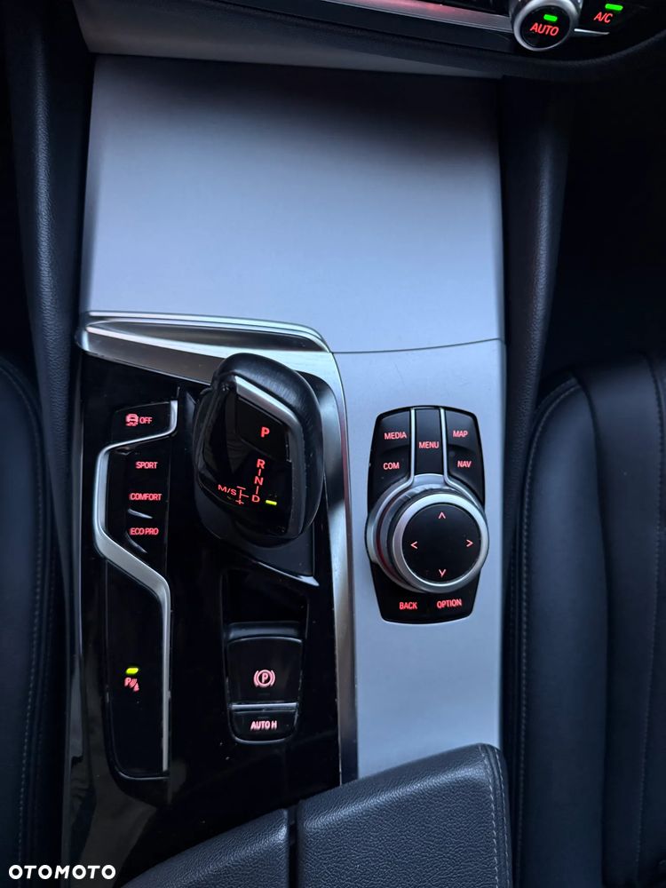 BMW Seria 5 518d - 31