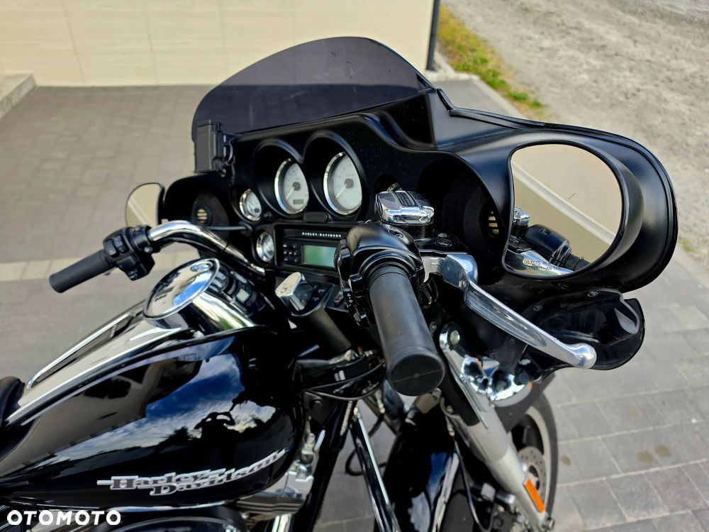 Harley-Davidson CVO Street Glide - 12