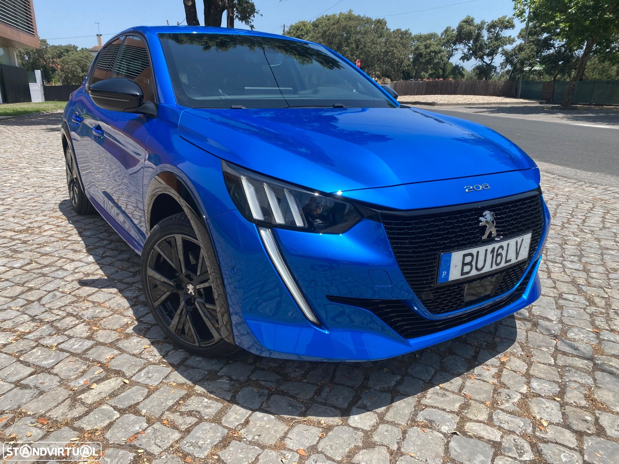 Peugeot e-208 GT - 1