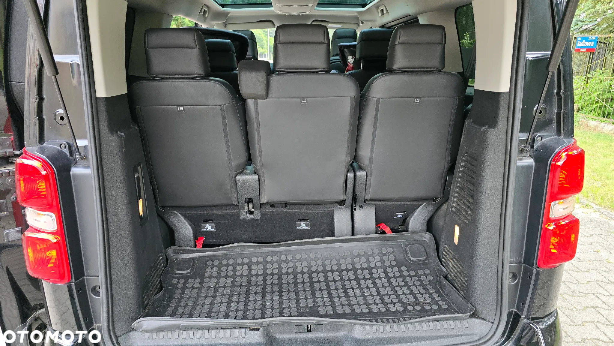 Peugeot Traveller - 24