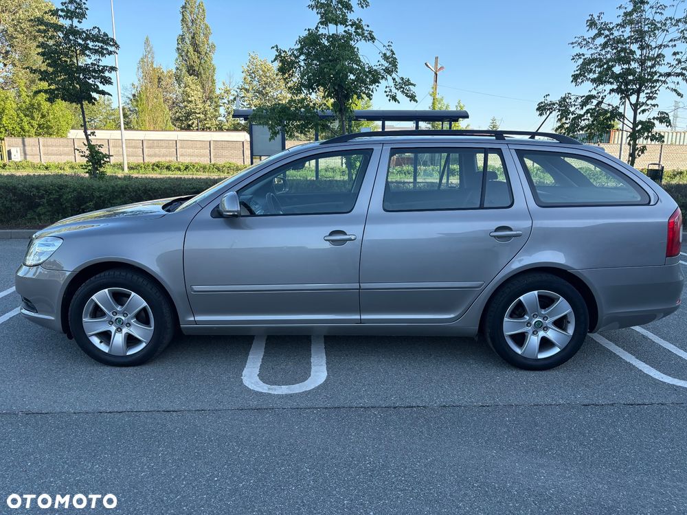 Skoda Octavia 1.6 Ambiente EU5 - 2