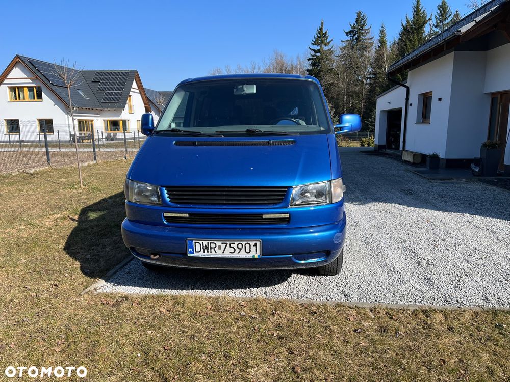 Volkswagen Multivan - 1