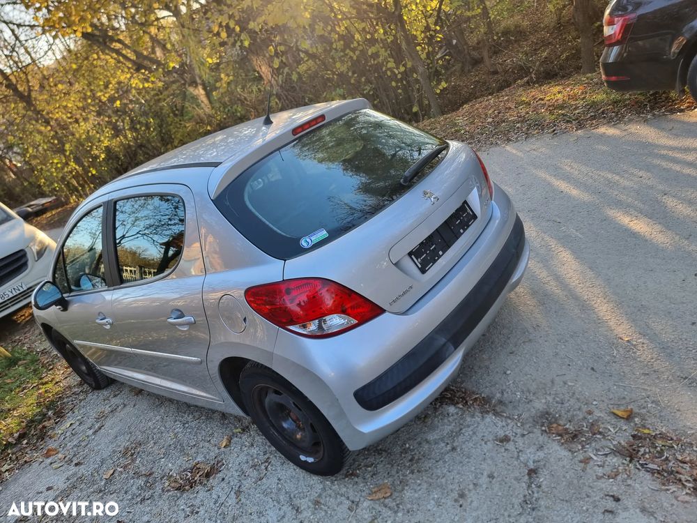 Peugeot 207 90 HDi FAP (Blue Lion) Premium - 18