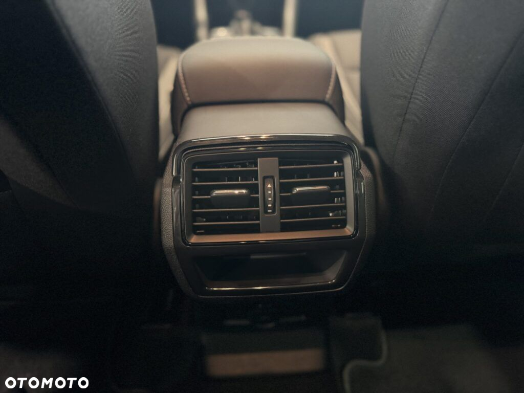 Skoda Karoq 1.5 TSI ACT Selection DSG - 24