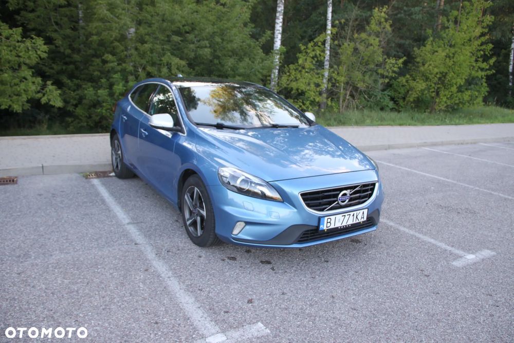 Volvo V40 D2 Drive-E R-Design Momentum - 1