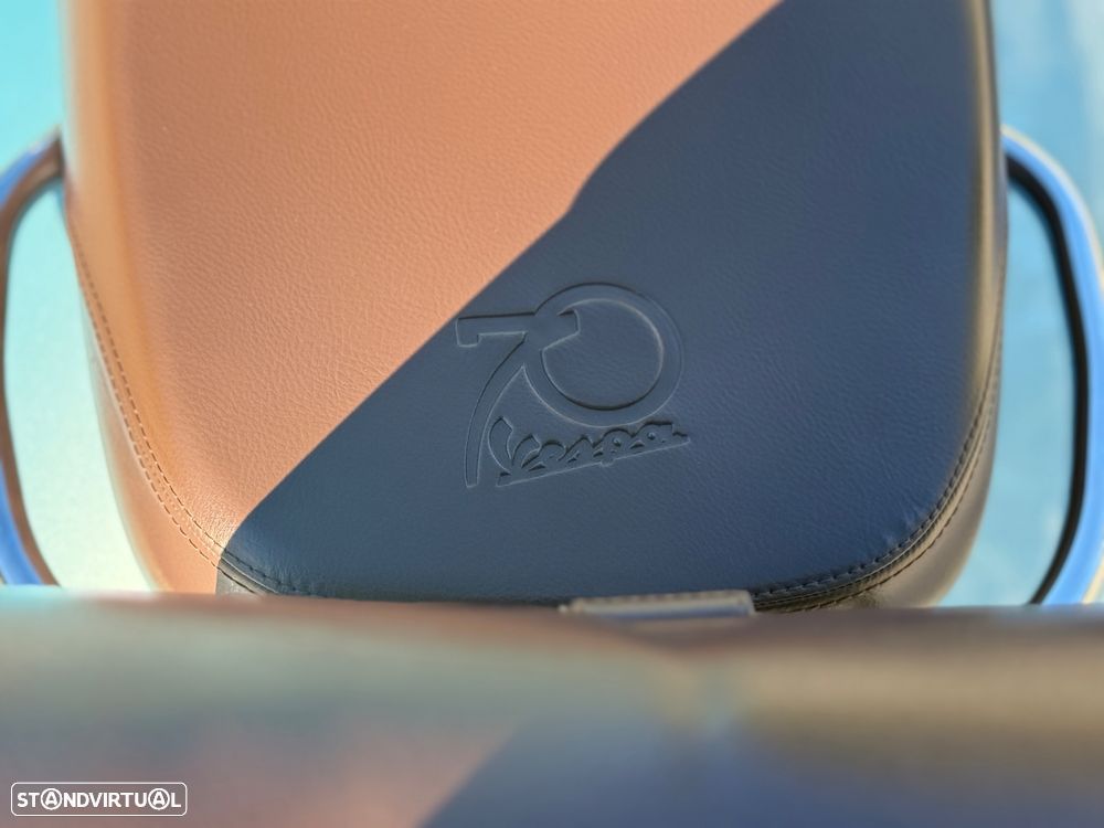 Vespa GTS Super Blue Azzurro 70 anni - 14