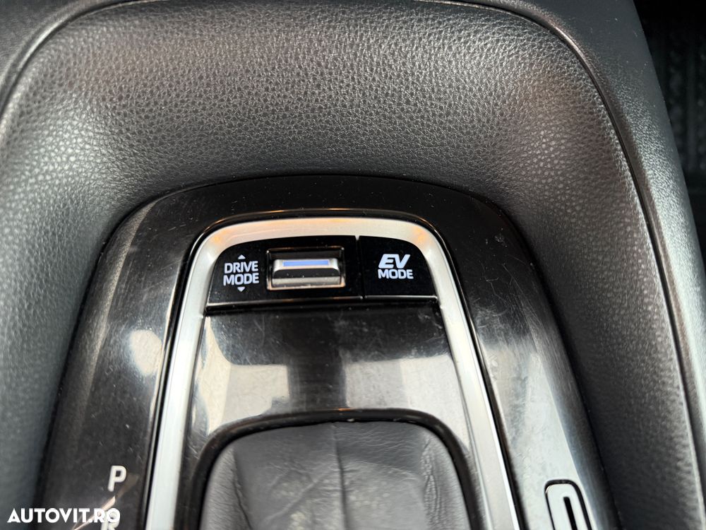 Toyota Corolla 1.8 HSD Business - 10