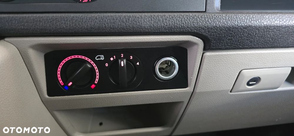 Volkswagen Transporter L2H1 Plus Comfortline DSG - 20