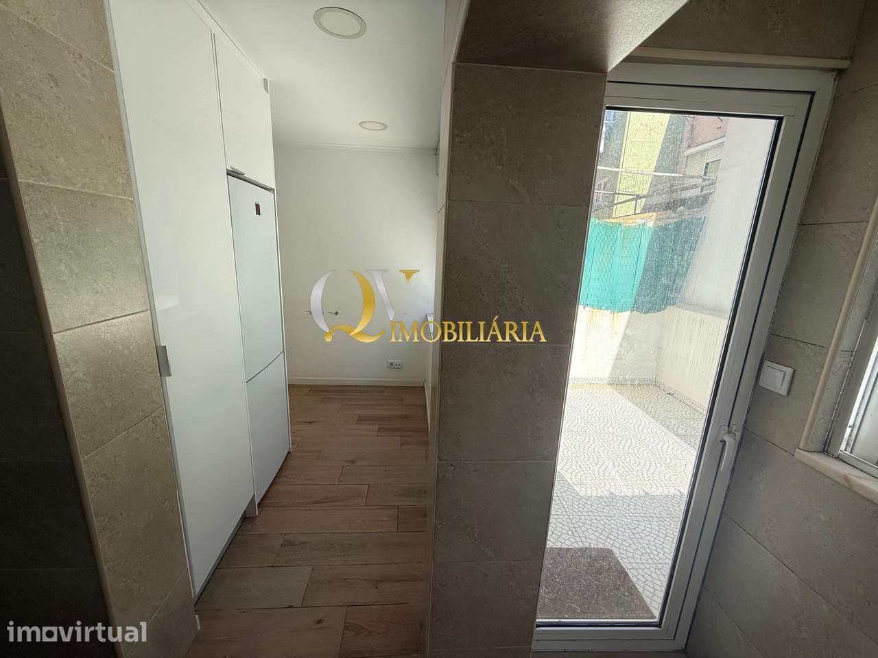 Excelente Apartamento T1+1 sito no Cristo Rei, Almada - Grande imagem: 3/13
