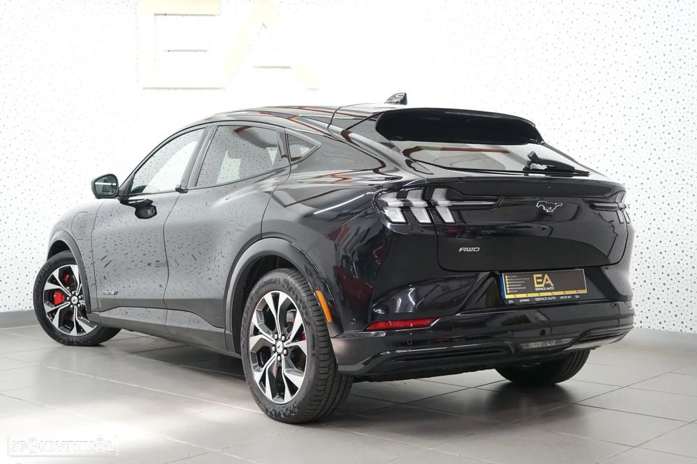 Ford Mustang Mach-E - 4