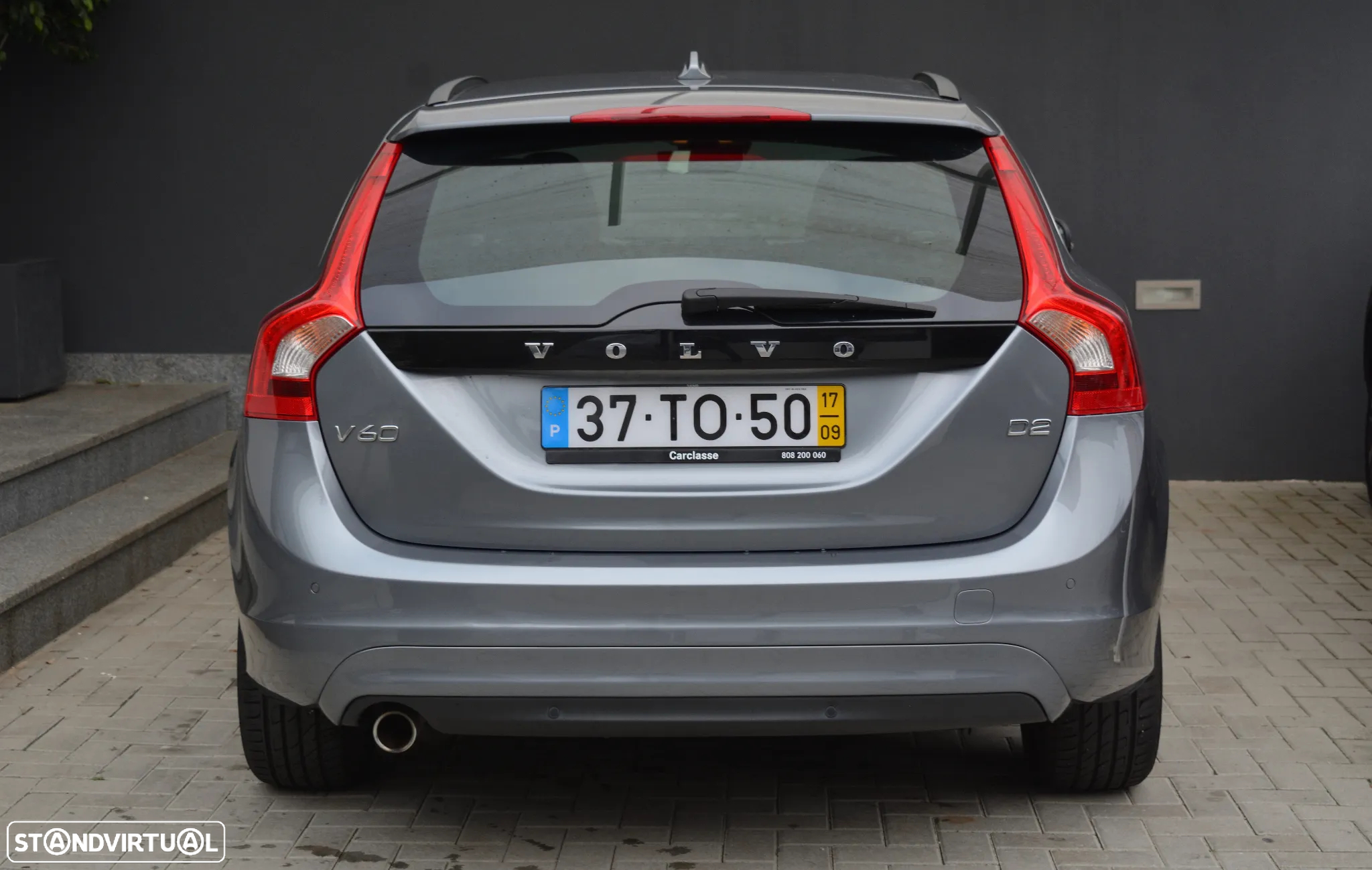 Volvo V60 2.0 D2 Momentum - 9