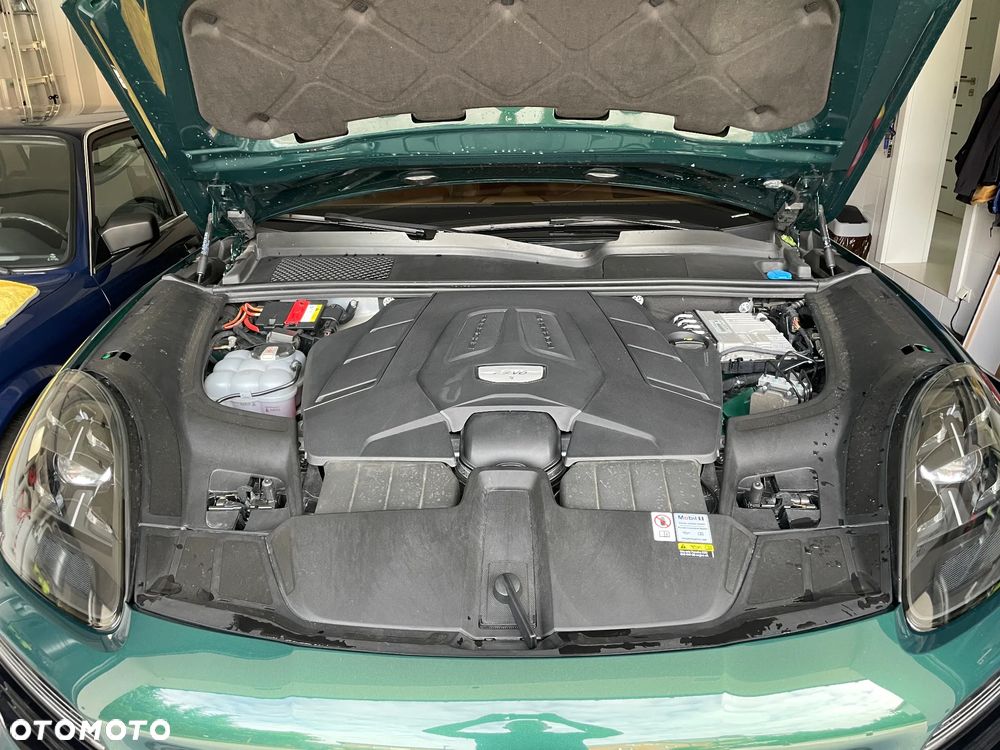 Porsche Cayenne S - 32