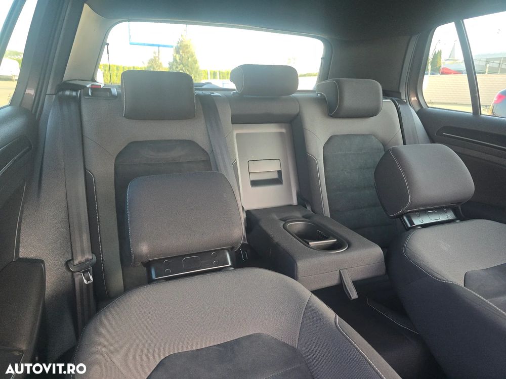 Volkswagen Golf - 11