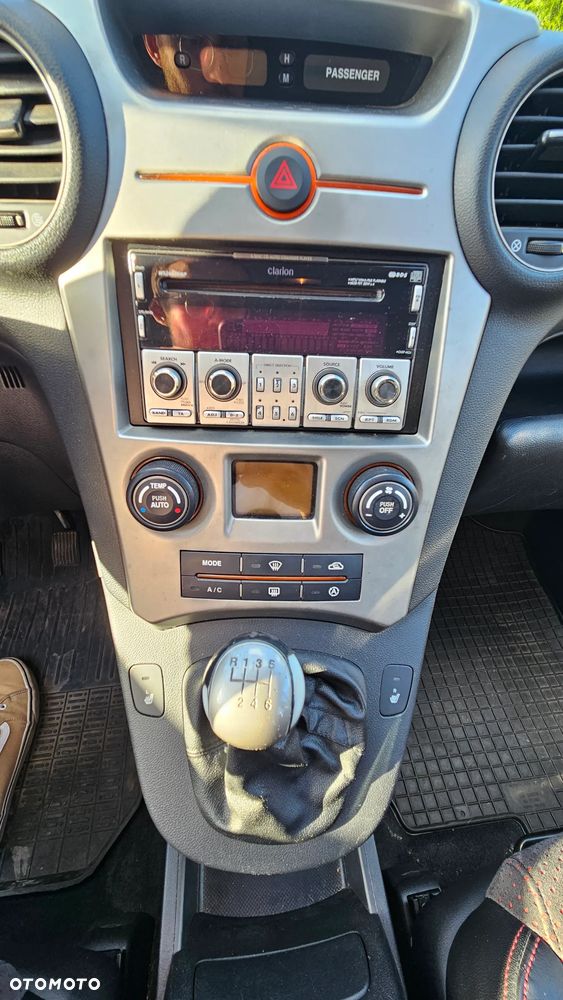 Kia Carens 2.0 CRDi Voyage - 8