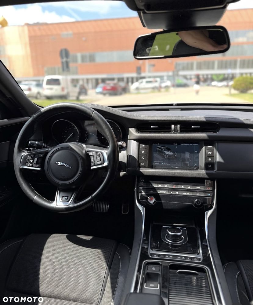 Jaguar XF 20d AWD R-Sport - 7