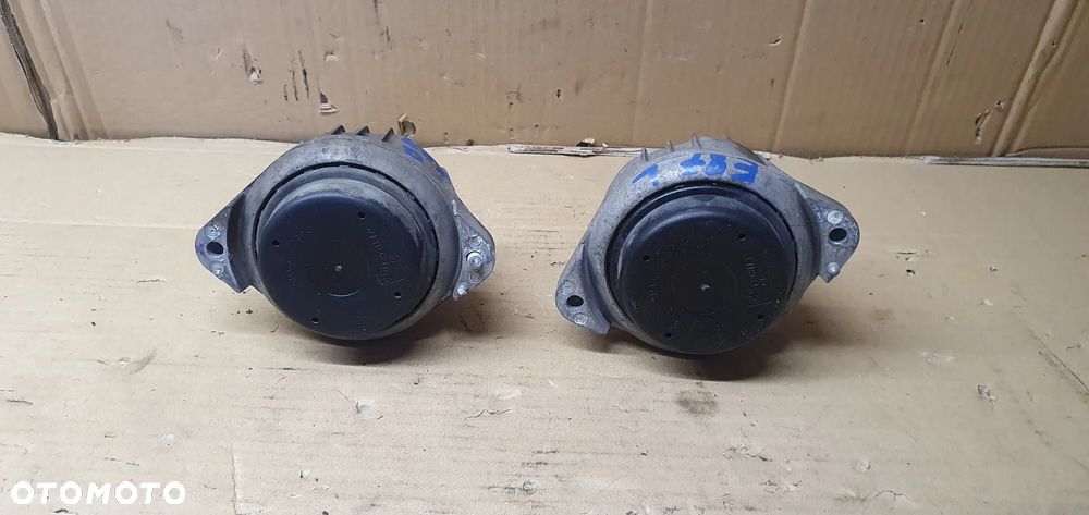 Łapa poduszka silnika prawa lewa BMW I E81 E87 2.0i 13981112 - 6