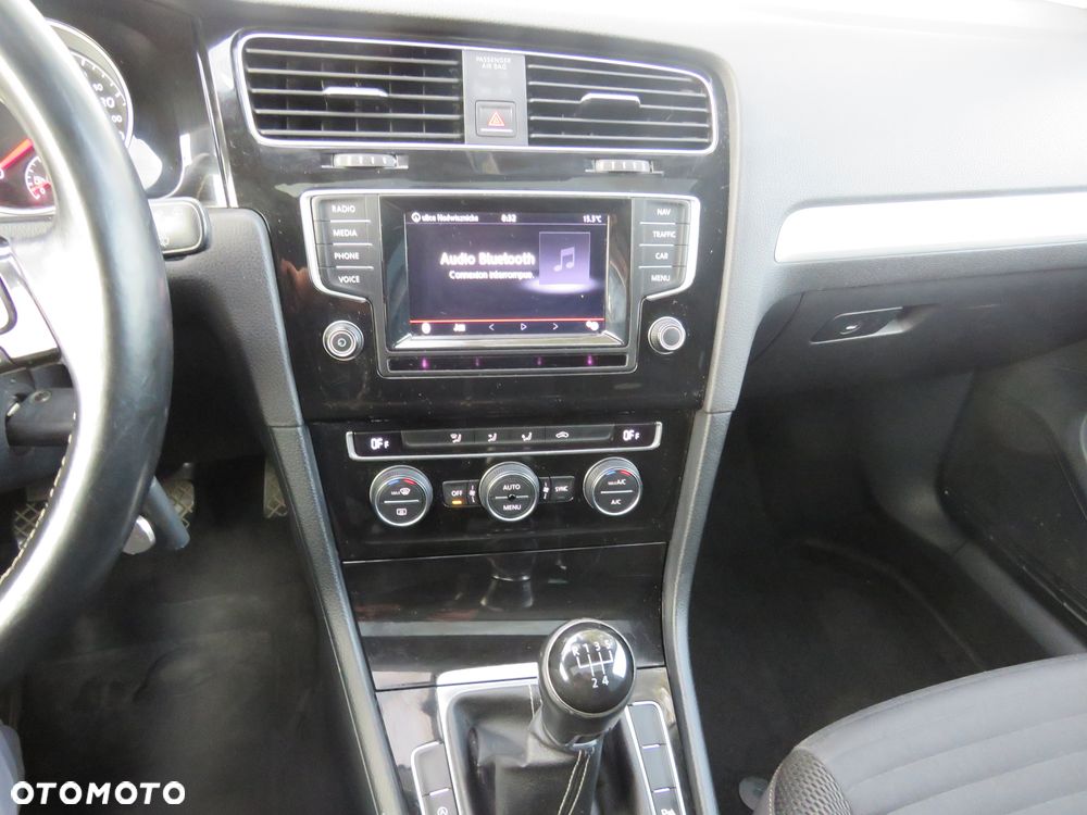 Volkswagen Golf 1.6 TDI Comfortline - 3