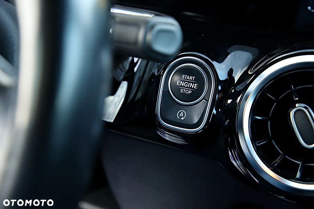 Mercedes-Benz GLA 200 Style - 21