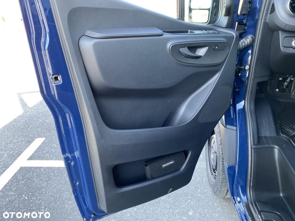 Mercedes-Benz Sprinter - 10