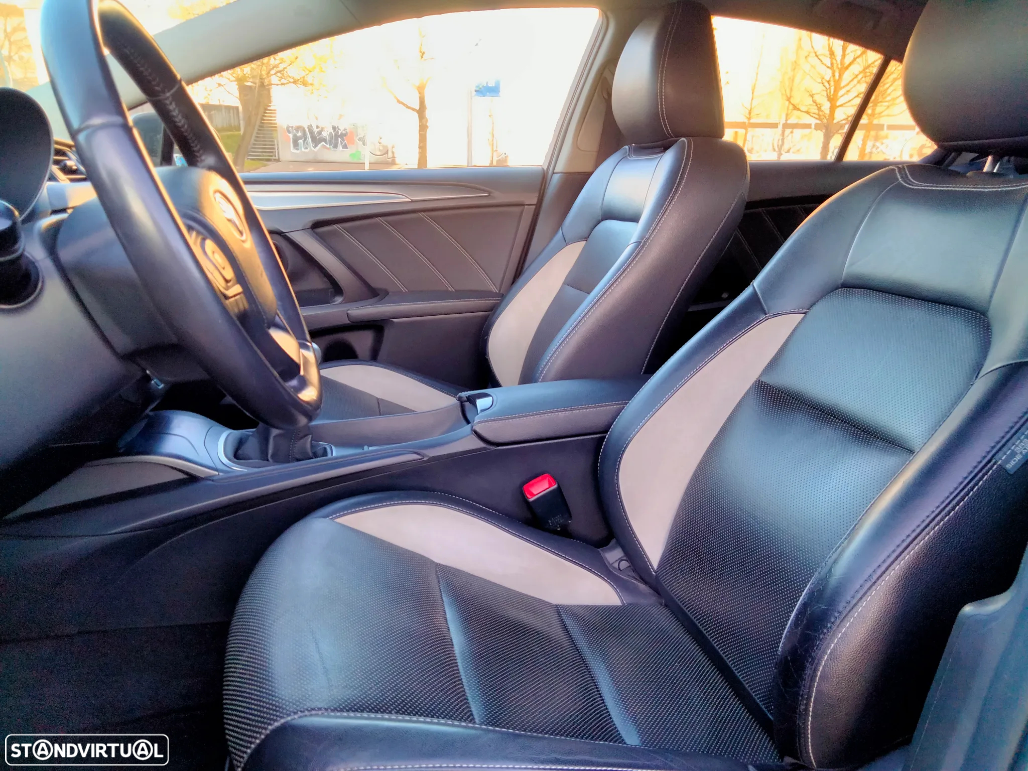 Toyota Avensis SD 2.0 D-4D Luxury+GPS - 10