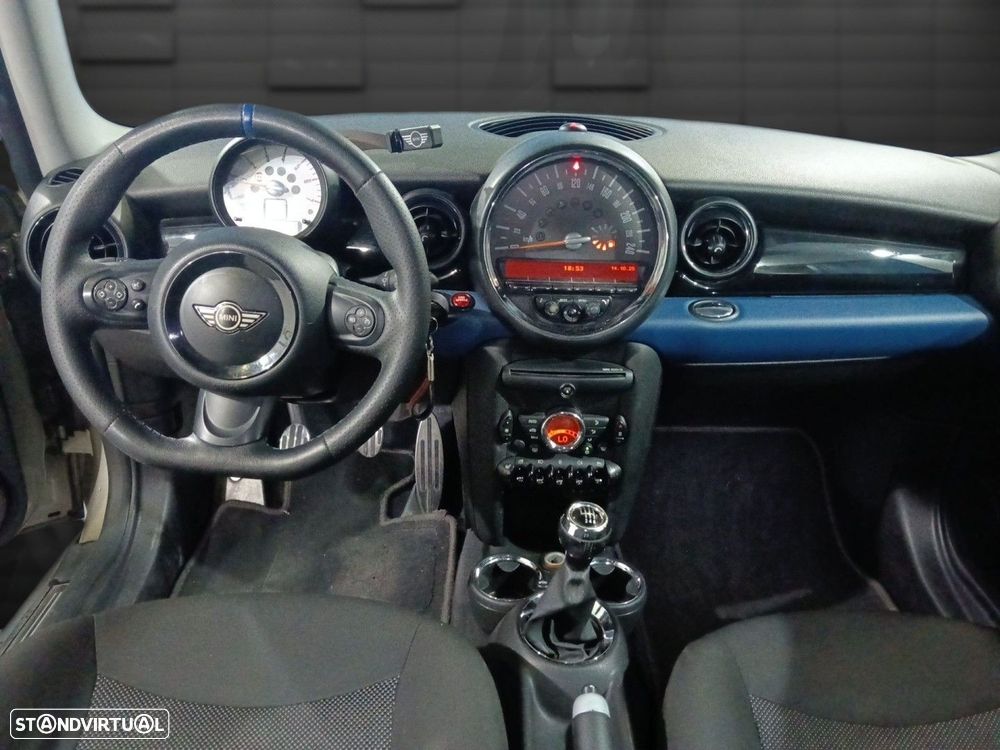 MINI 3 Portas Cooper D - 11