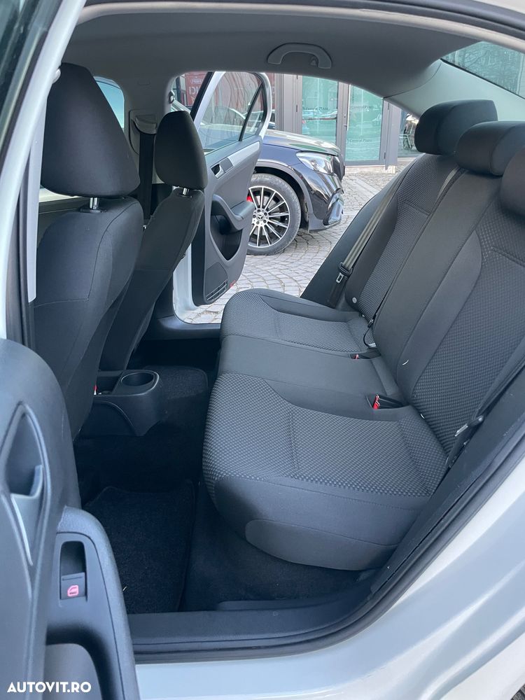 Volkswagen Jetta - 10