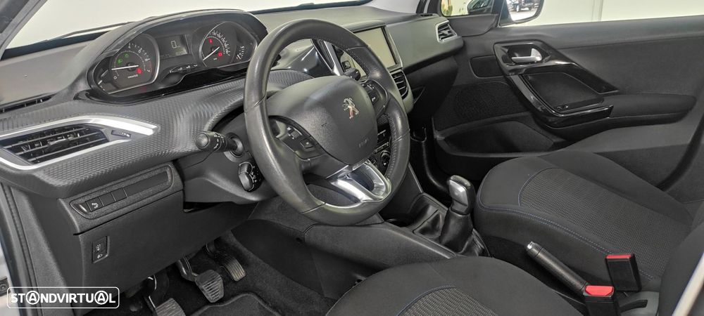 Peugeot 208 1.2 PureTech Style - 5