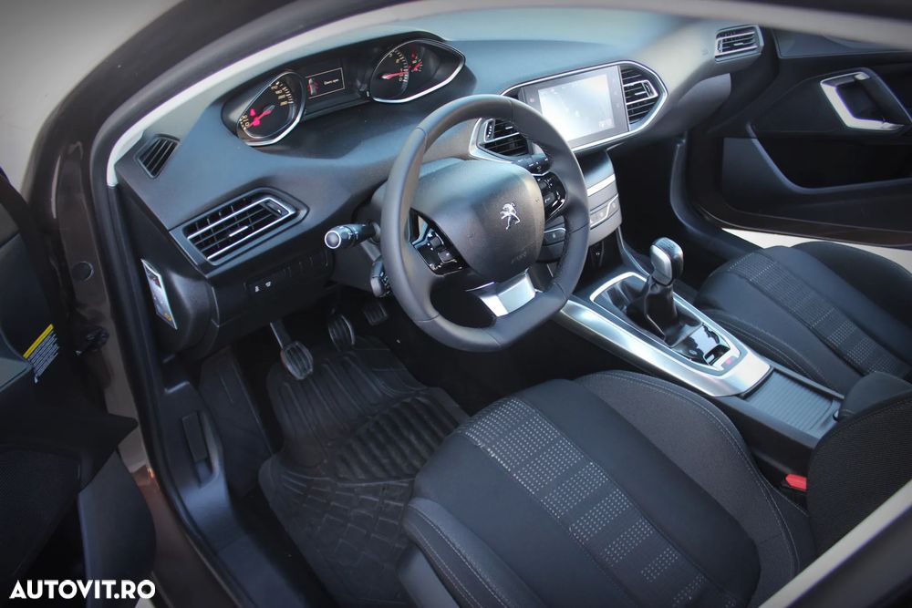 Peugeot 308 1.2 L PureTech Turbo Access - 18