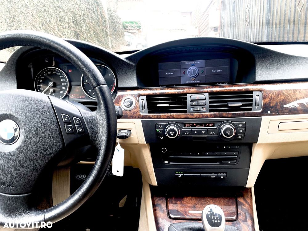 BMW Seria 3 318d - 12