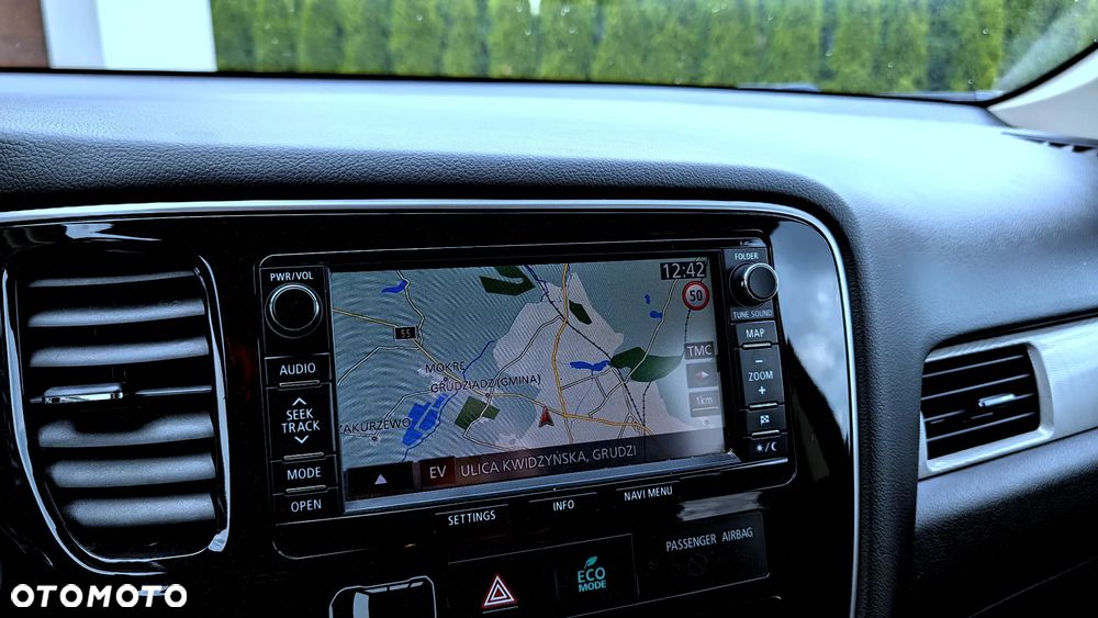 Mitsubishi Outlander Instyle NAVI + - 10