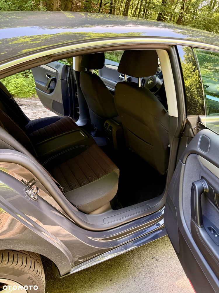 Volkswagen Passat 2.0 TDI DPF Comfortline - 8