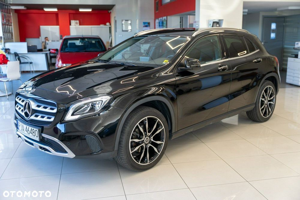 Mercedes-Benz GLA 200 7G-DCT - 29