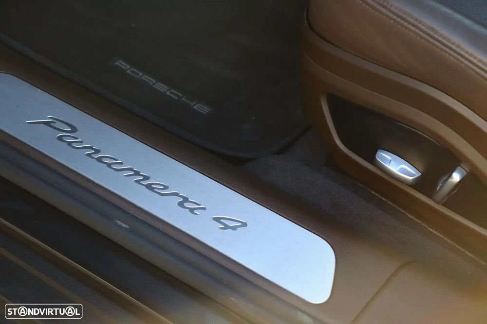 Porsche Panamera 4 E-Hybrid - 23