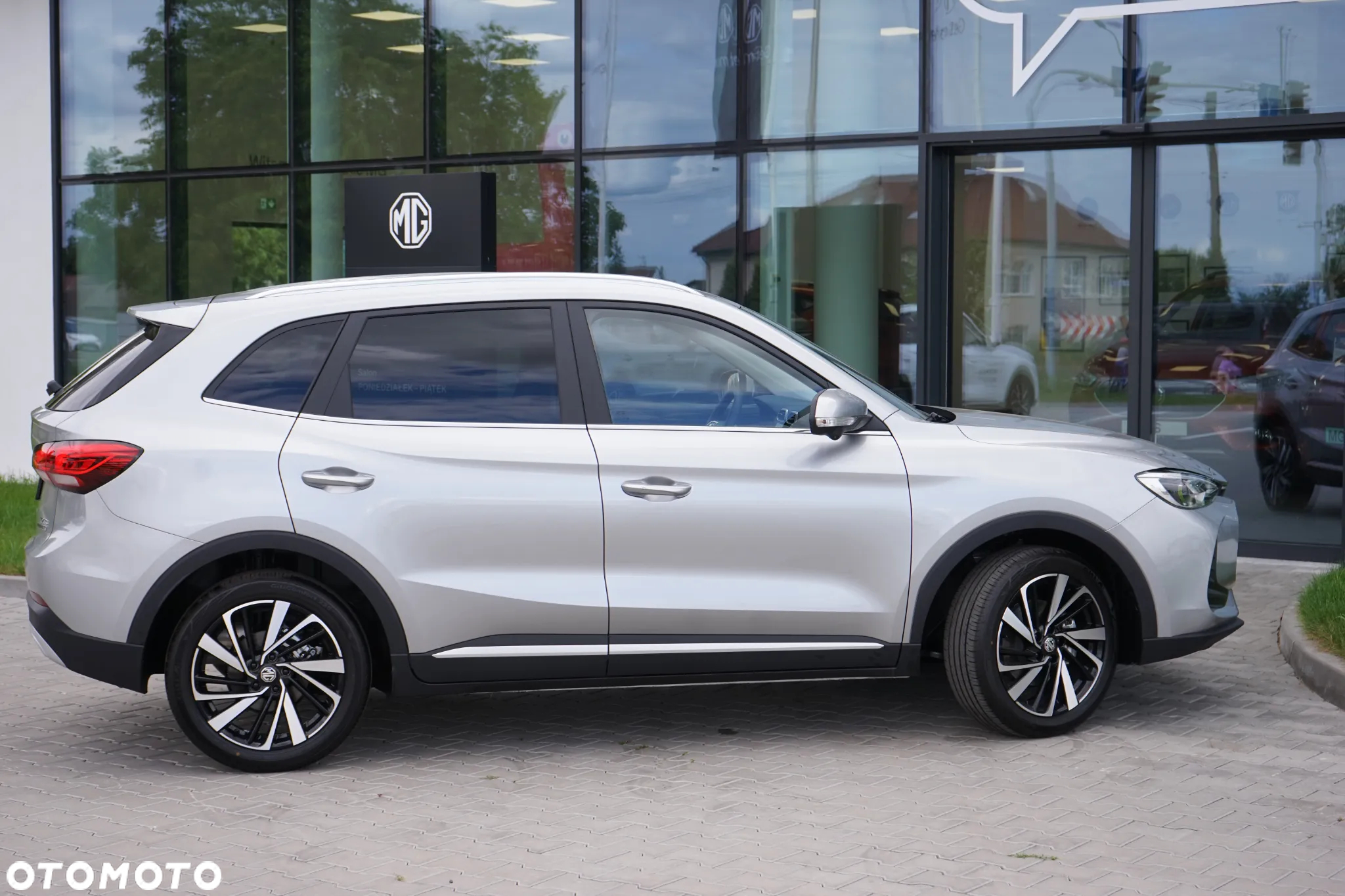 MG ZS 1.5 HEV+ Exclusive - 23