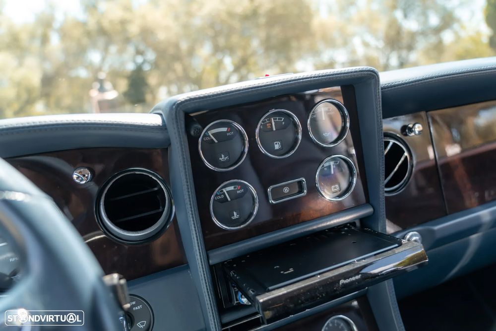 Bentley Azure Mulliner - 17
