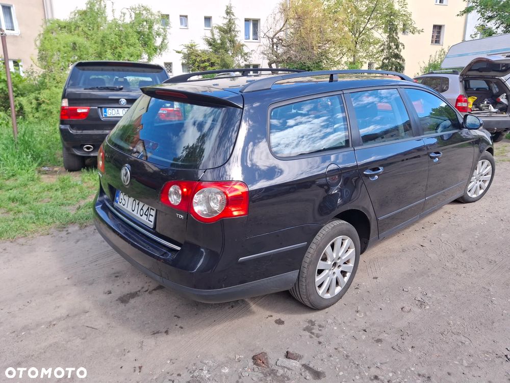 Volkswagen Passat - 2