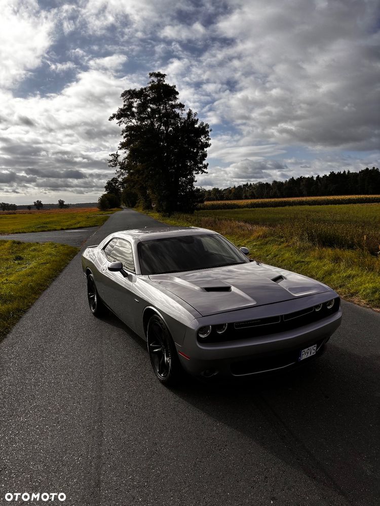 Dodge Challenger 5.7 R/T - 2