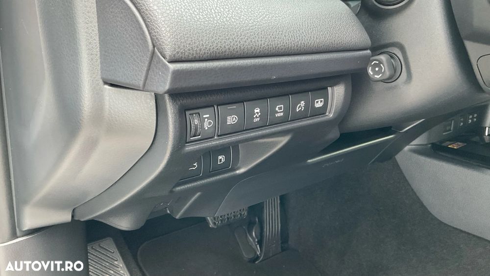 Toyota Camry ver-2-5-hybrid-exclusive - 15