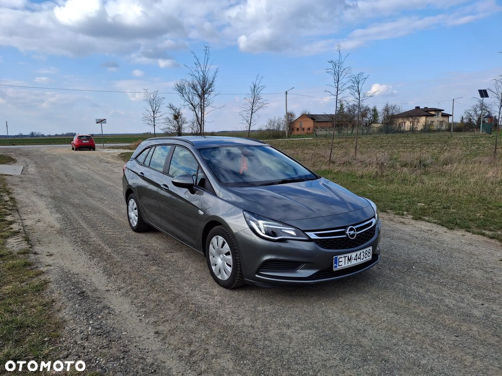 Opel Astra 1.6 CDTI Enjoy - 1